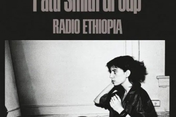 patti-smith-radio-ethiopia132162AF-17A3-A457-23F3-4447952056A2.jpg